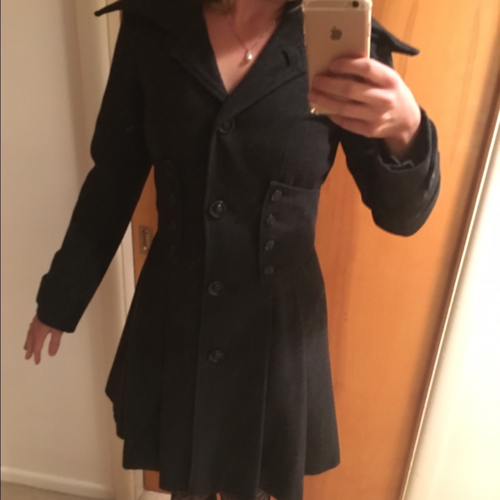 Hourglass-figure Hazel wool coat - Picture 4 of 4